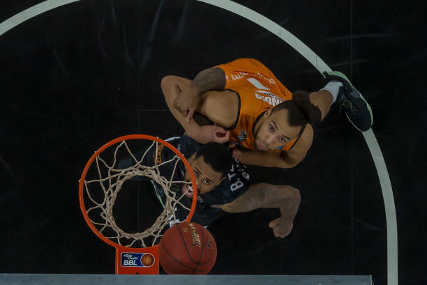 在一场扣人 在一场扣人